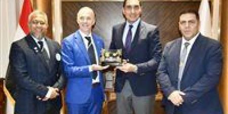 وزير الرياضة ورئيس الاتحاد الدولي للكيك بوكسينج يبحثان ألعاب إفريقيا 2027