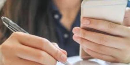 ضبط هاتف مع طالب داخل الامتحان.. هل يؤدي إلى إلغاء المادة؟