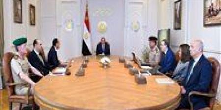 الرئيس السيسي يشدد على ضرورة مواصلة العمل لتطوير الجهاز الإداري للدولة