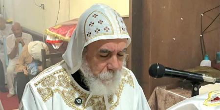 الأنبا كاراس يوجه الشكر لقيادات مطروح والأهالي عقب نجاته من حادث سيارة