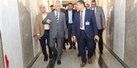 رئيس جامعة المنيا يتابع يتفقد اعمال التطوير الشامل ورفع الكفاءة لمستشفى القلب والصدر