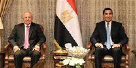 هاني أبو ريدة يهنئ جوهر نبيل بانتخابه رئيسًا للجنة الحكومية الدولية للتربية البدنية والرياضة باليونسكو