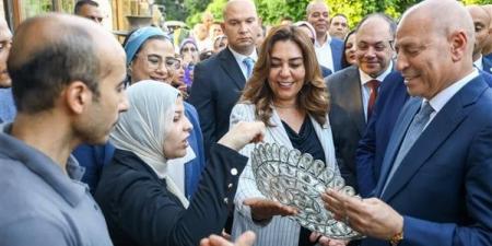 وزيرة التنمية المحلية والبيئة تشارك في افتتاح فعاليات "بازار صعيد مصر"