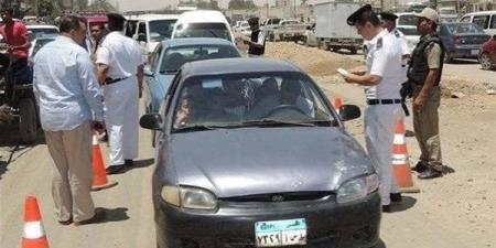 ترك السيارة في الطريق العام.. متى تعتبر مخالفة تستوجب رفع المركبة؟