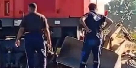 سكك حديد مصر تكشف كواليس اقتحام لودر لمسار السكة بين قنا والأشراف