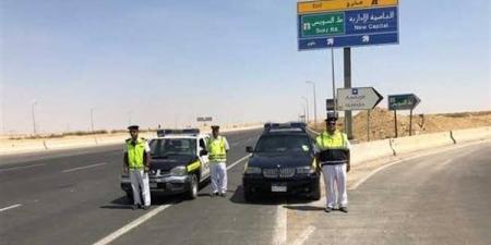 ضبط 572 مخالفة مرورية متنوعة وفحص 156 سائقا بالطريق الدائرى الإقليمى