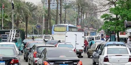كثافات مرورية متحركة بمحاور القاهرة والجيزة وسط انتشار أمني