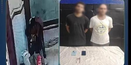 ضبط عاطل متهم بسرقة هاتف محمول خاص بعامل أحد المساجد بالقاهرة