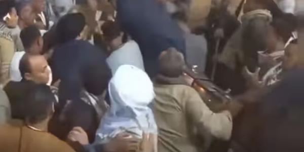 اعتداء مفاجئ على المداح محمود حجاج العديسي خلال ليلة مديح في قنا