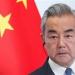 وزير الخارجية الصيني يؤكد دعم بلاده لمحادثات السلام ووقف إطلاق النار