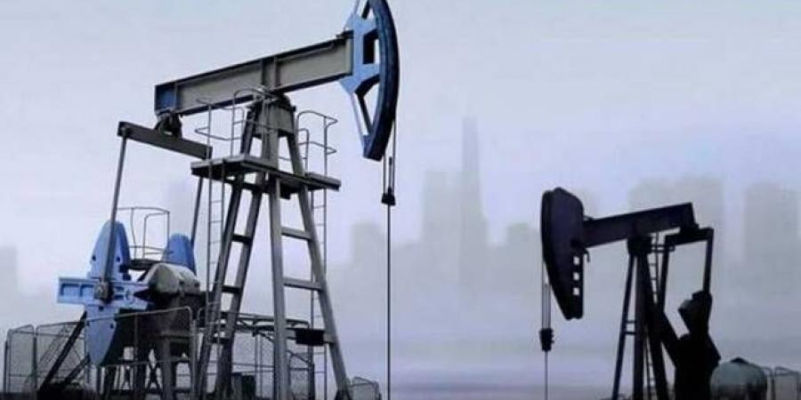 النفط
      يحافظ
      على
      مكاسبه
      في
      إغلاق
      تعاملات
      الثلاثاء