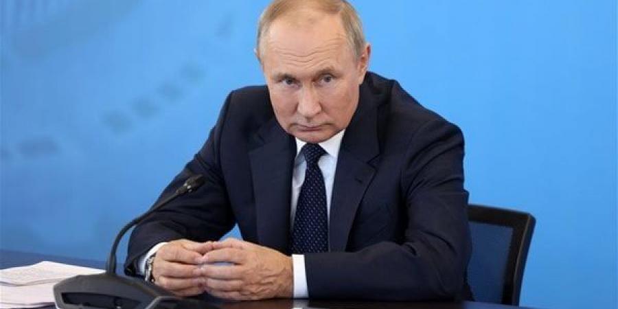 الكرملين:
      بوتين
      يجري
      اتصالا
      هاتفيا
      بالرئيس
      الإماراتي
