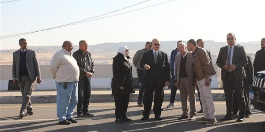 محافظ
      القاهرة
      يتفقد
      إزالة
      التعديات
      بمحور
      عبد
      المجيد
      محمود