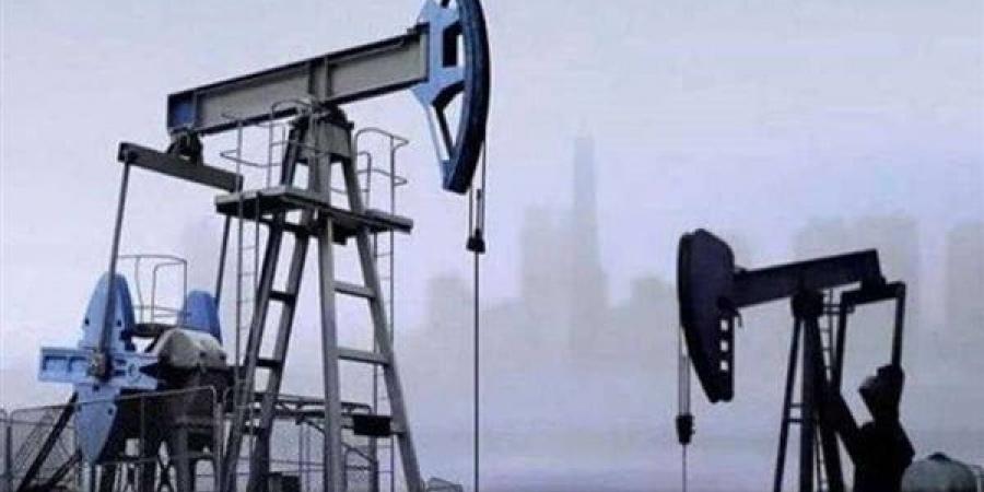 النفط
      يتجه
      لتحقيق
      مكاسب
      أسبوعية
      بعد
      التوترات
      في
      الشرق
      الأوسط
      وقصف
      إسرائيل
      لمدينة
      رفح