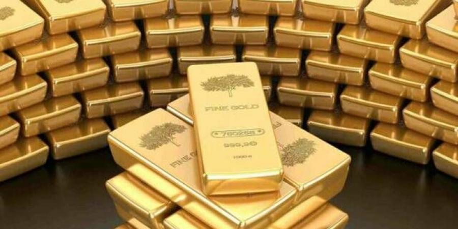قوة
      الدولار
      تحد
      من
      مكاسب
      الذهب