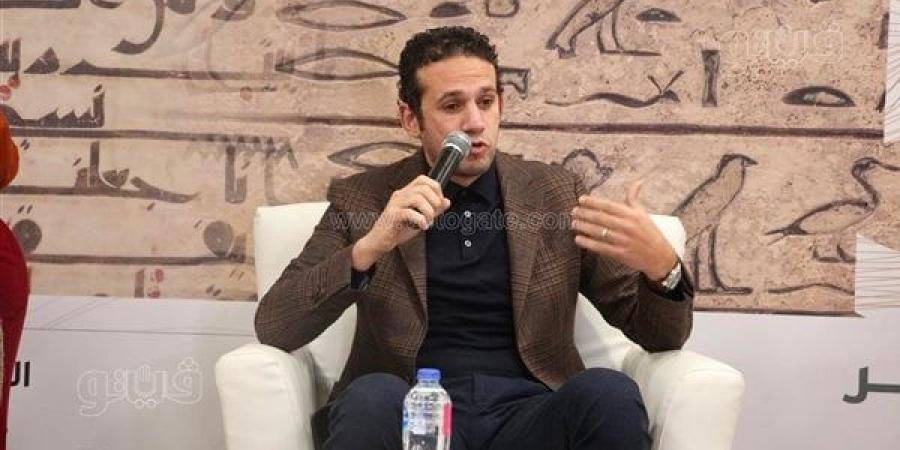 محمد
      فضل:
      يجب
      مساندة
      التوأم
      في
      منتخب
      مصر
      وعلاقتي
      قوية
      مع
      مسئولي
      الأهلي