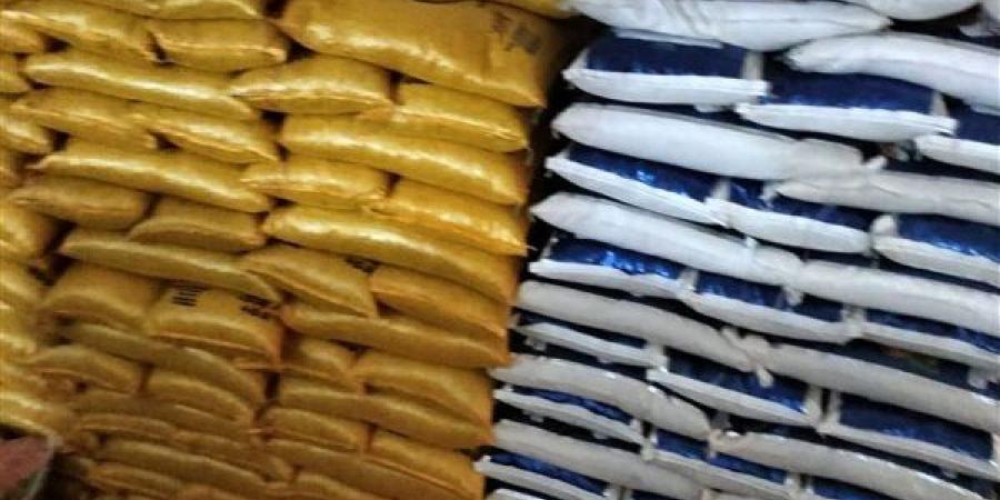 ضبط 135 طنا من الأرز والبقول المحتكرة خلال حملة تموينية في الإسماعيلية (صور)