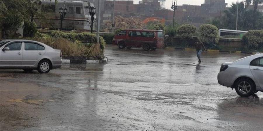 هدوء
      مؤقت
      للأمطار
      بالإسكندرية
      بعد
      ليلة
      رعدية
      وثلجية