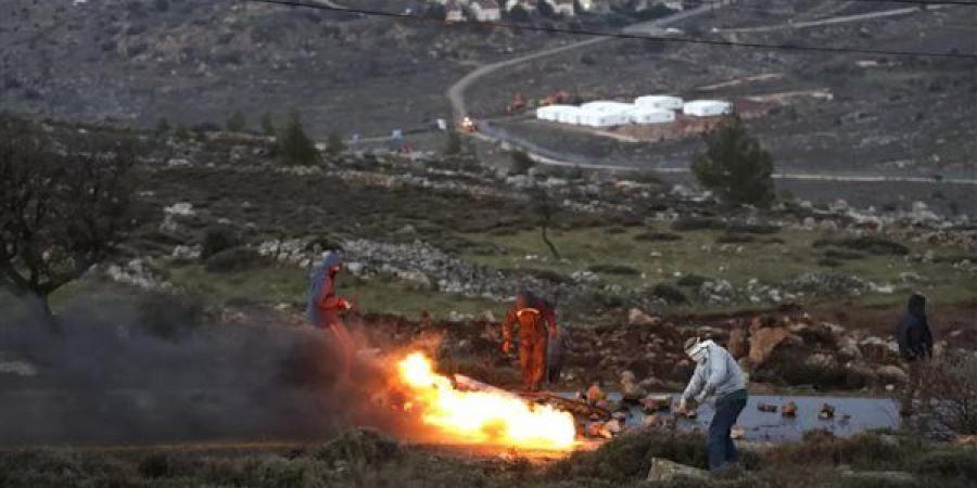 مستوطنون
      إسرائيليون
      يهاجمون
      بلدة
      ترمسعيا
      برام
      الله
      (فيديو)