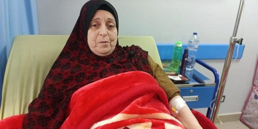 عائدة
      تنتظر
      العودة
      وإيمان
      ترفع
      شعار
      غزة
      العزة
      داخل
      المستشفى
      التعليمي
      بالمنوفية