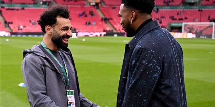 محمد
      صلاح
      يدعم
      لاعبي
      ليفربول
      قبل
      مواجهة
      تشيلسي
      (فيديو)