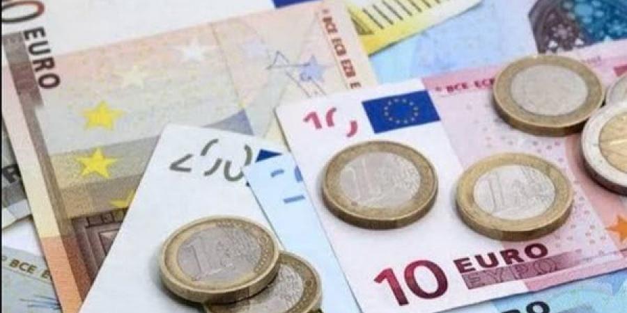 سعر
      اليورو
      مقابل
      الجنيه
      المصري
      بالبنك
      المركزي
      صباح
      اليوم
      الجمعة
      8-
      3-
      2024