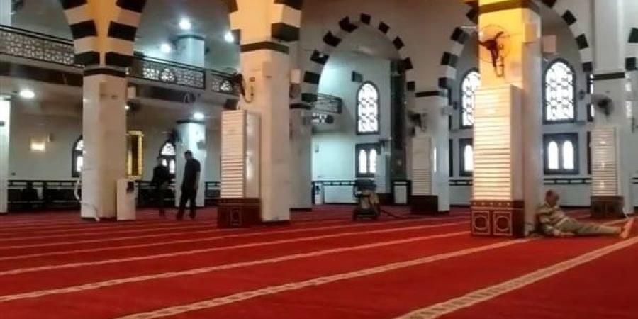 بالأسماء،
      تخصيص
      371
      مسجدا
      للاعتكاف
      بالقليوبية