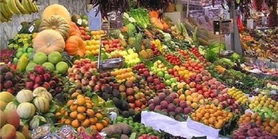 أسعار
      الفاكهة
      اليوم،
      ارتفاع
      الفراولة
      في
      سوق
      العبور