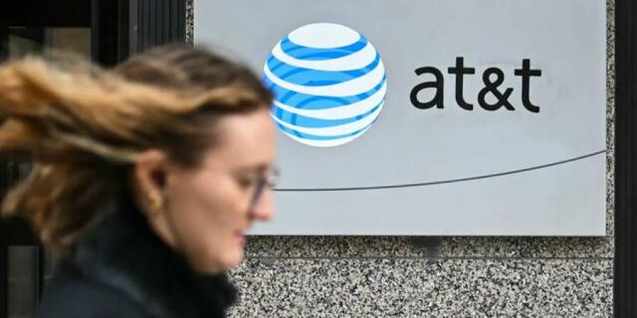 "AT&T"
      الأمريكية:
      تسريب
      بيانات
      7.6
      مليون
      عميل