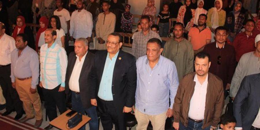 مدير
      الشباب
      والرياضة
      بالأقصر
      يشهد
      ختام
      فعاليات
      الصالون
      الثقافي
      بمكتبة
      مصر
      العامة