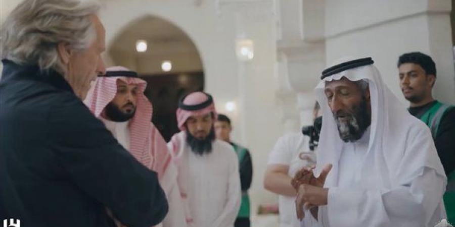 حقيقة
      اعتناق
      جيسوس
      مدرب
      الهلال
      الإسلام
      (فيديو)