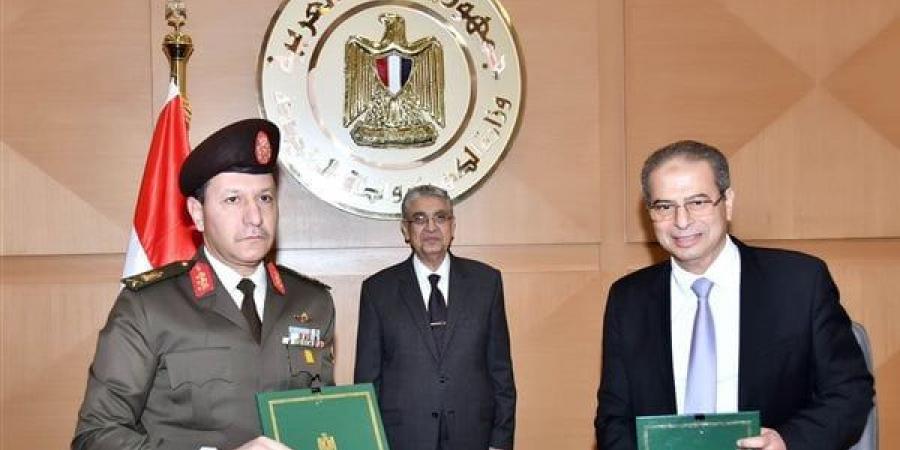 إدارة
      الإشارة
      بالقوات
      المسلحة
      توقع
      مذكرة
      تفاهم
      مع
      الشركة
      القابضة
      لكهرباء
      مصر