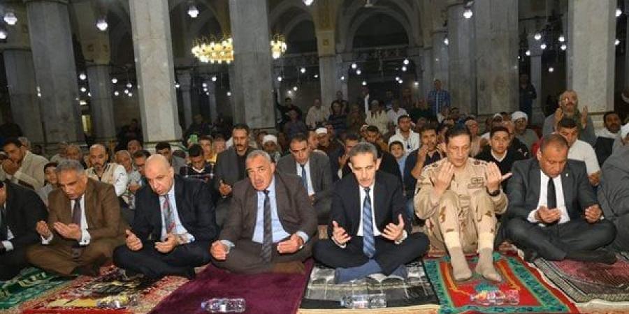 محافظ
      الغربية
      يشهد
      احتفال
      مديرية
      الأوقاف
      بليلة
      القدر
      من
      رحاب
      المسجد
      الأحمدي
      بطنطا