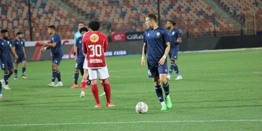 الدوري
      المصري،
      الأهلي
      يفشل
      في
      فك
      شفرة
      دفاع
      إنبي
      بعد
      30
      دقيقة
      (صور)