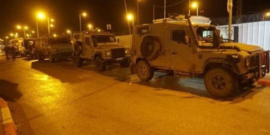 قوات
      الاحتلال
      تقتحم
      مدينة
      طولكرم
      (فيديو)