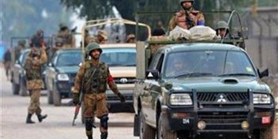 الشرطة الباكستانية: مقتل شخصين في إطلاق نار استهدف فريق تطعيم ضد مرض شلل الأطفال