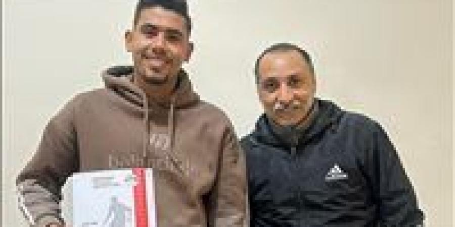 6 أكتوبر برمانة يضم أحمد دوبا مدافع المنيب موسمين ونصف