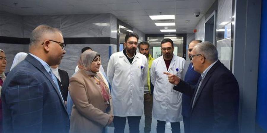رئيس "التأمين الصحي" يتفقد تطوير وتشغيل مبني الطوارئ الجديد بمستشفي 6 أكتوبر