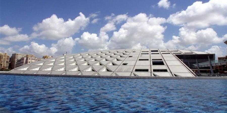 مليون و ٧٧٤ ألف جنيه حصيلة البيع بجلسة مزاد لسيارات جمارك الإسكندرية