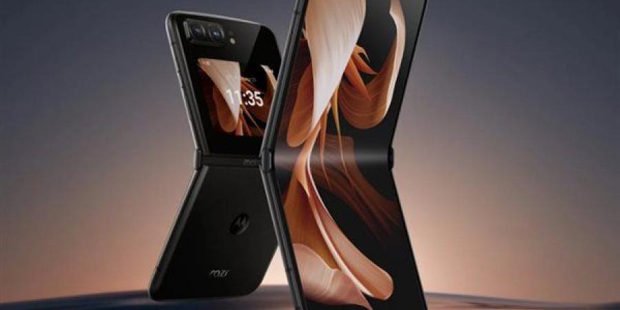Motorola Razr Fold يقتحم فئة الهواتف القابلة للطي