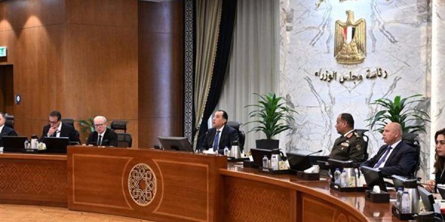 رئيس الوزراء يشكر وزيري الصحة والتضامن على تقديم الدعم اللازم لأطفال غزة