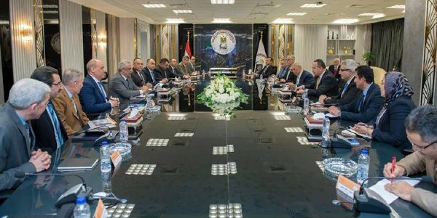 لتنفيذ مشروعات التخرج.. تعاون مشترك بين وزارتي الإنتاج الحربي والتعليم العالي