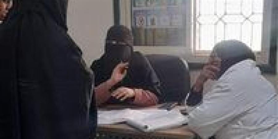 صحة قنا تُنظم قافلة طبية مجانية بقرية كرم عمران وتوقّع الكشف على 838 مواطنًا