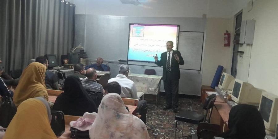 "القيادة الناجحة".. محاضرة تدريبية بالشهيد عمر حسن الإعدادية بنجع حمادي