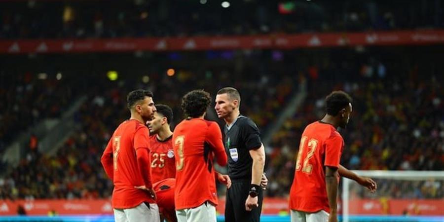 آس: إسبانيا مهددة بعقوبات من فيفا بعد أحداث مباراة مصر