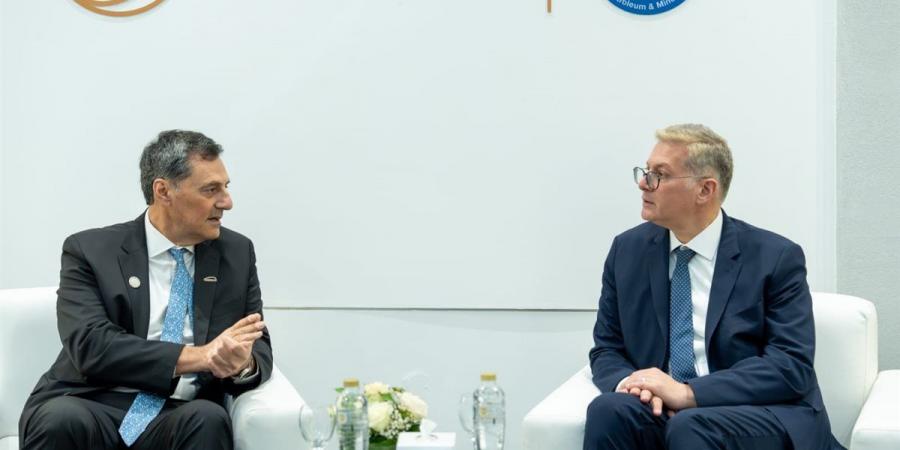 وزير البترول يبحث مع مسؤولي إنرجين اليونانية زيادة استثمارات الشركة في استكشاف وإنتاج الغاز بالبحر المتوسط