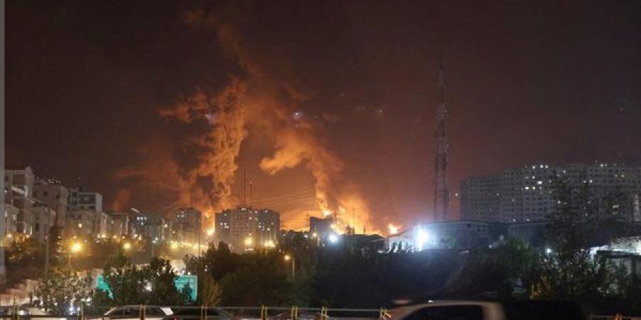 عاجل.. إعلام إيراني: قصف مقر الحرس الثوري جنوب الأهواز