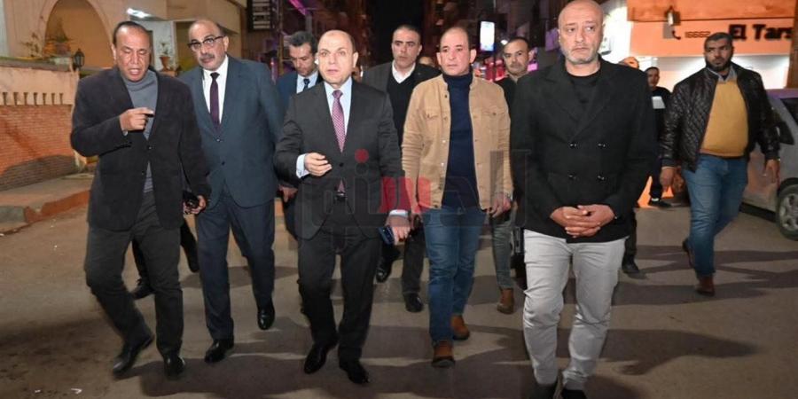 محافظ الغربية يقود حملة ليلية بطنطا لمتابعة تنفيذ مواعيد الغلق
