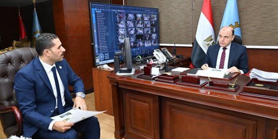 محافظ الغربية يجتمع بمسؤولي التأمين الصحي والإسعاف لتعزيز وتحسين مستوى الخدمات