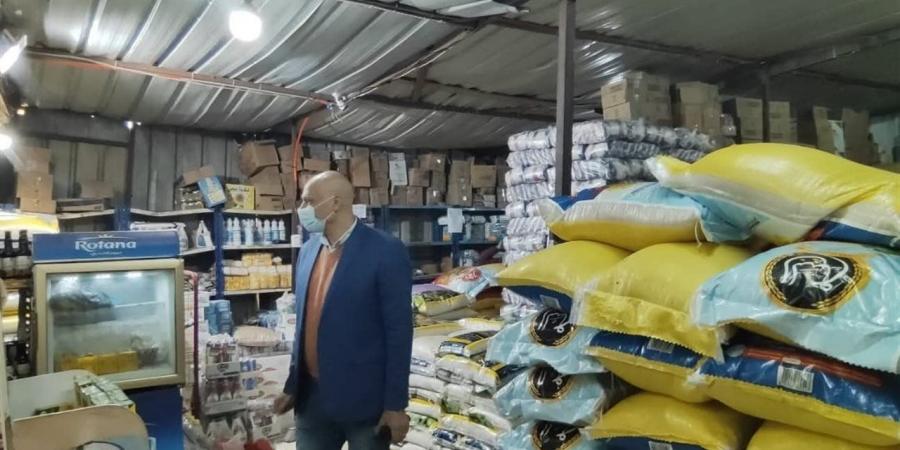 ضبط 13 طن سلع مجهولة المصدر خلال حملات تموينية بأشمون